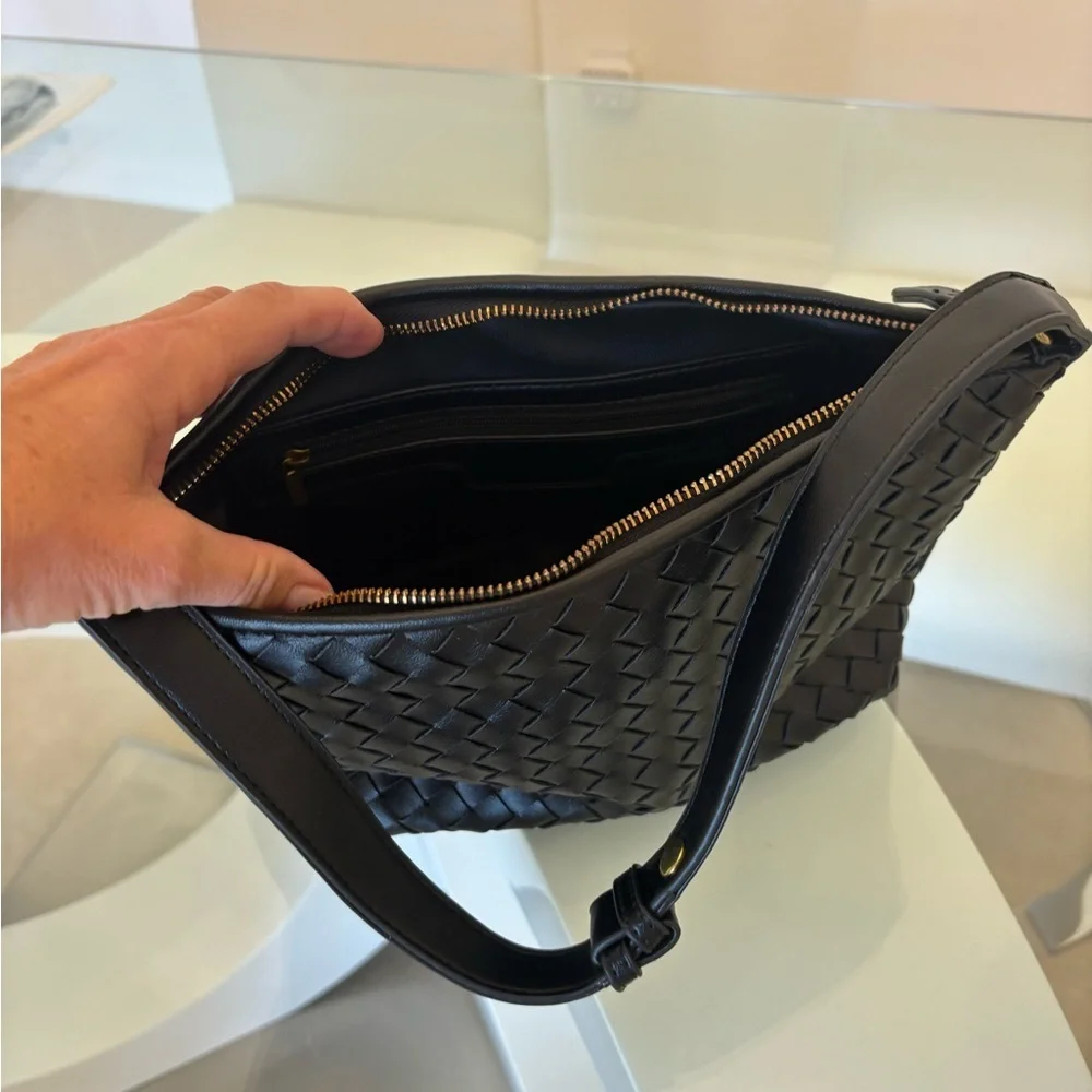 Woven Vegan Shoulder Bag - Black